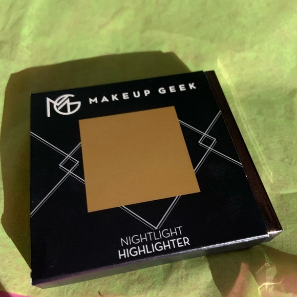 Nightlight makeup geek highlighter discontinued - Picture 2 of 3
